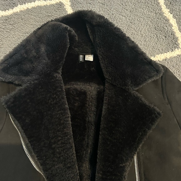 H&M FAUX FUR-LINED BIKER JACKET - Picture 3 of 15
